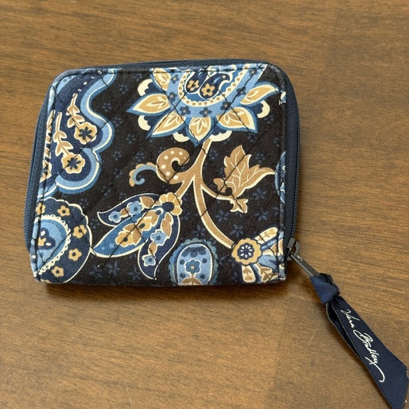 Vera Bradley Blue Paisley Quilted Zip Wallet Wristlet - Picture 4 of 7